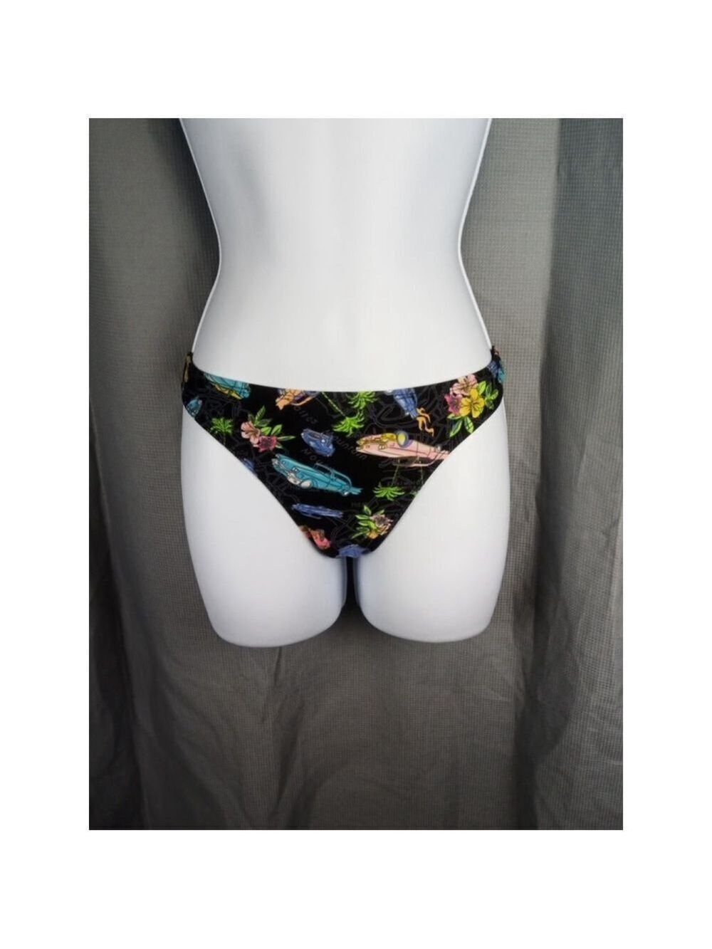 Ocean Pacific (OP) Swim Bottoms L Black Multi-color Classic Car Pattern